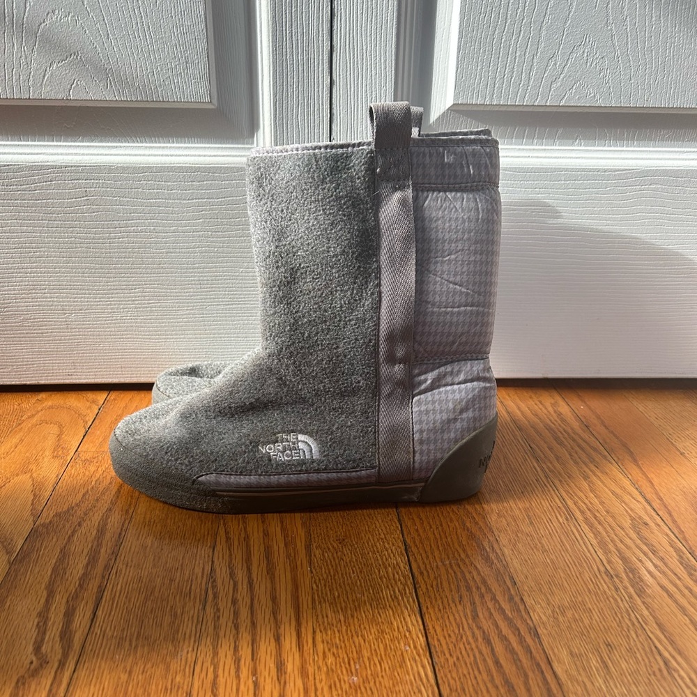 The North Face grey women’s snow boots size 8